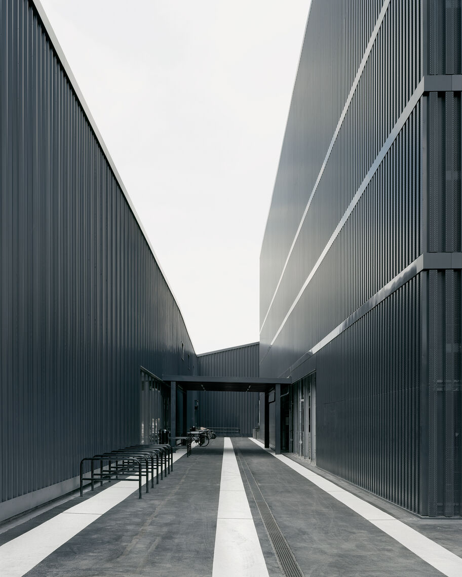 PASSAGE PARKHAUS-©HANS CHRISTIAN SCHINK