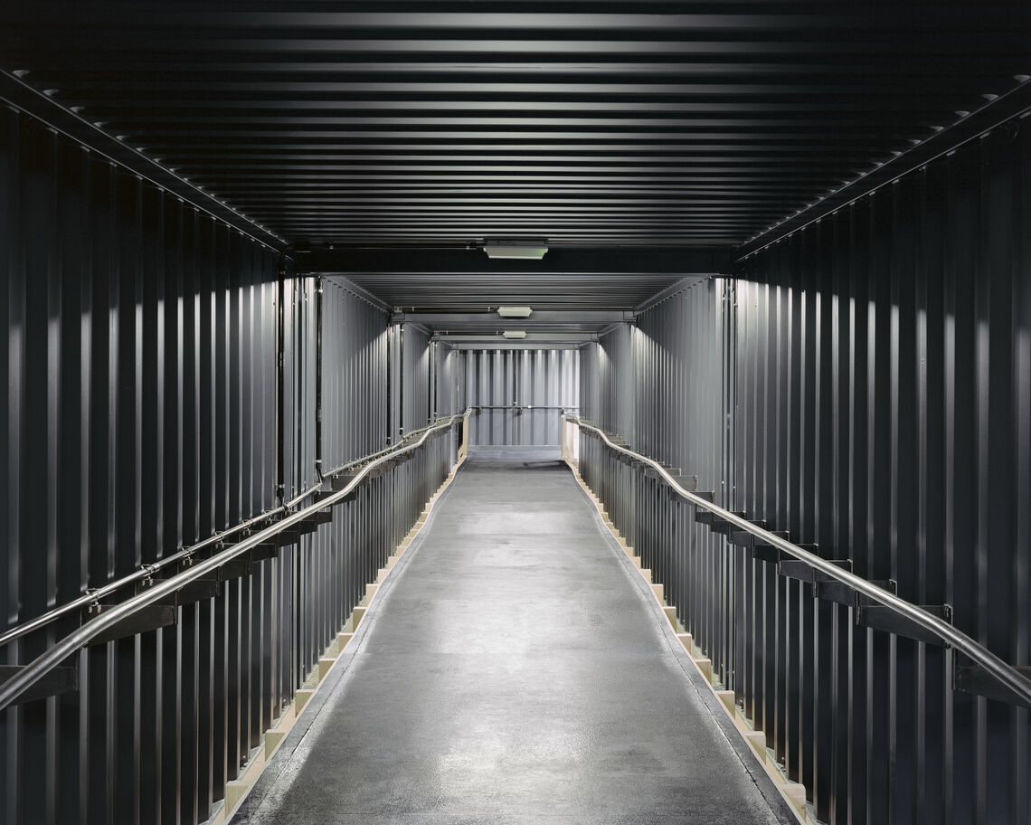 GANGWAY©HANS CHRISTIAN SCHINK